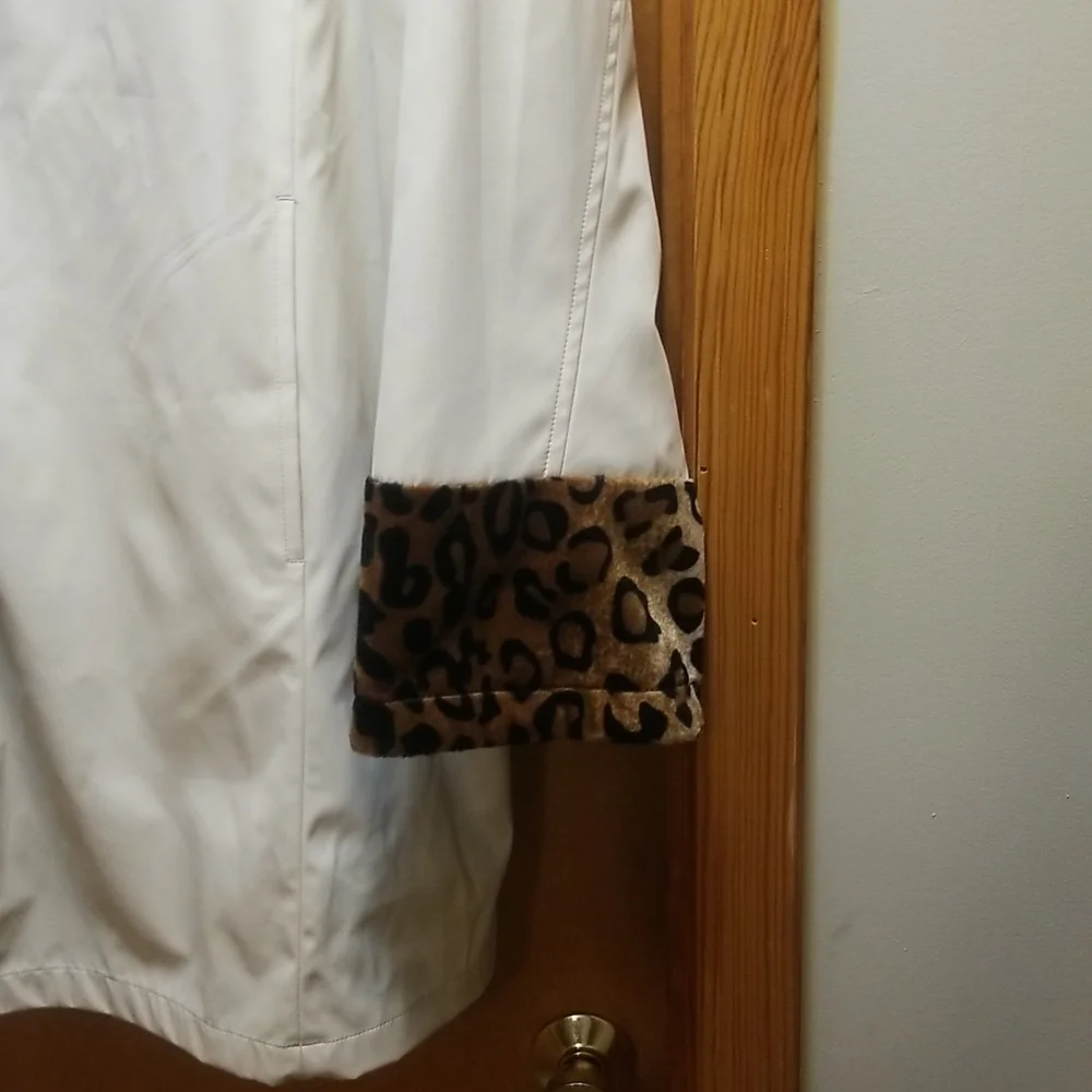 Dennis Basso Lined Coat. Size 2x.never worn..Water resistant 1 side, reversible - Picture 3 of 5